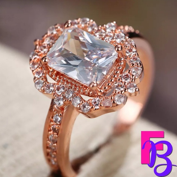 *NEW!* Sizs 8 1.75 CT Emerald Cut Vintage Style Ring - Picture 4 of 10